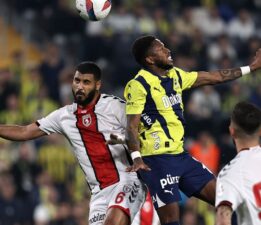 “Uyum bozuldu, sistem iflas etti” (Spor yazarlarından Fenerbahçe yorumu)