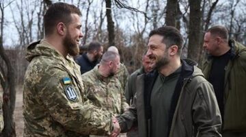 Zelenskiy, Donetsk cephesinde konuşlu Ukrayna askeri birliklerini ziyaret etti