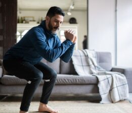 20 yaşındaki genç tek seferde 2 bin squat yaptı: Doktorlar ölümcül duruma karşı uyardı