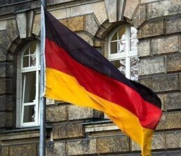 Alman ekonomi enstitüleri büyüme tahminlerini düşürdü