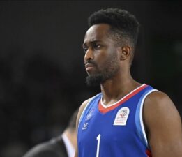 Anadolu Efes’te Beaubois en az 6 hafta sahalardan uzak kalacak
