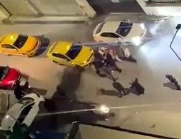 Avcılar’da yurt önünde taksici öğrenci kavgası! Levyeyle saldırdılar