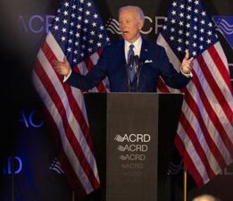 Biden’dan Trump’a ‘soygunculuk’ suçlaması