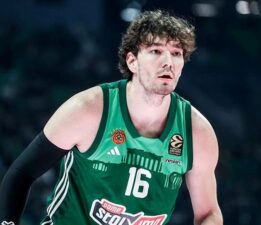 Cedi Osman sözleşme yeniledi
