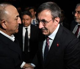 Cumhurbaşkanı Yardımcısı Yılmaz’dan Çavuşoğlu’na taziye ziyareti