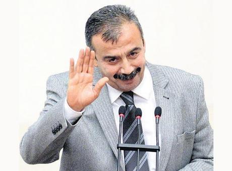 ‘Dili herkese iyi gelen’ siyasetçi