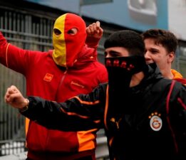 Galatasaray taraftarı derbi için Kadıköy’de