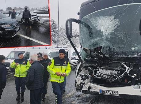 İstanbul yönü ulaşıma kapandı! Bolu’da zincirleme kaza: Çok sayıda araç birbirine girdi