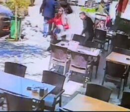 İstanbul’da deprem anı kamerada