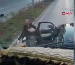 İzmir’de yol verme tartışmasında kamyonu yumrukladı