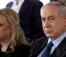 Netanyahu’nun eşinden büyük gaf! Yanlışlıkla mikrofona konuştu herkes duydu