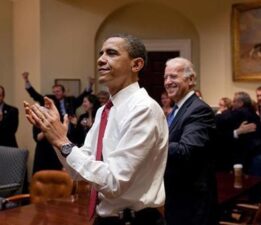 Obama’dan Trump yönetiminin hedef aldığı Harvard’a destek mesajı
