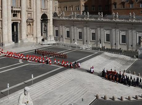 Papa Franciscus’un naaşı Aziz Petrus Bazilikası’na getirildi! İlk görüntüler