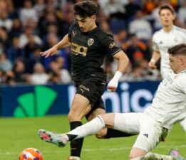 Real Madrid’e şampiyonluk yarışında darbe