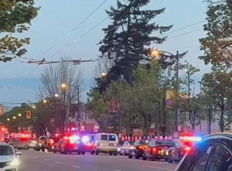 Son dakika! Kanada’nın Vancouver kentinde araç kalabalığa daldı: Çok sayıda ölü ve yaralı var