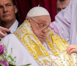 Son dakika! Papa Francis 88 yaşında hayatını kaybetti!