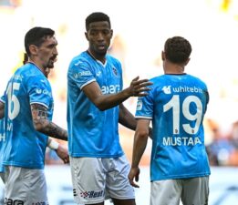 Trabzonspor, küme düşen Adana Demirspor karşısında 3 puanı tek golle aldı