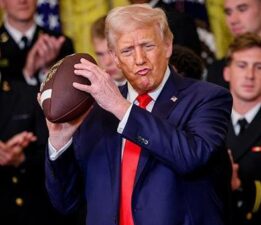 Trump kesenin ağzını açtı! Gönüllü olarak ABD’den ayrılacak düzensiz göçmenlere para ve uçak bileti