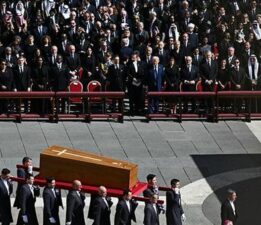 Trump ve Zelenskiy, Papa’nın cenaze töreninden önce bir araya geldi