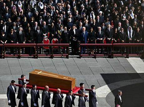 Trump ve Zelenskiy, Papa’nın cenaze töreninden önce bir araya geldi