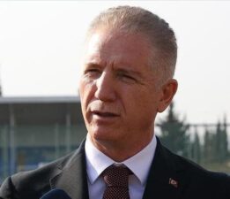 Vali Gül’den yeğeni olduğunu iddia eden çakarlı araç sürücüsüne ilişkin açıklama