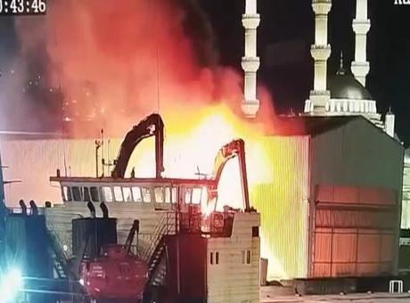 Zonguldak’ta limanda yangın! Sahadaki vinç kullanılamaz hale geldi