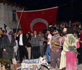 200 yıllık gelenek! Yemiş ağaçlı, kafataslı Hıdırellez şenliği