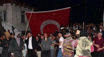 200 yıllık gelenek! Yemiş ağaçlı, kafataslı Hıdırellez şenliği