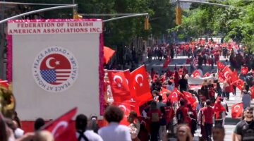 ABD’de 42. Geleneksel New York Türk Günü Yürüyüşü yapıldı