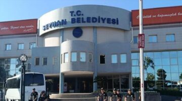Adana’da Seyhan ve Ceyhan belediyelerine operasyon!