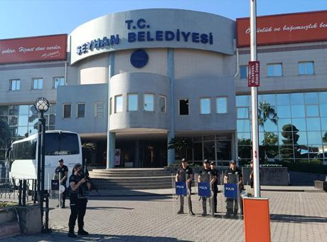 Adana’da Seyhan ve Ceyhan belediyelerine operasyon!