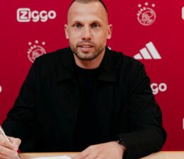 Ajax’ta Farioli yerine Heitinga getirildi