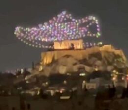 Akropolis’in üzerinde drone ile reklama soruşturma