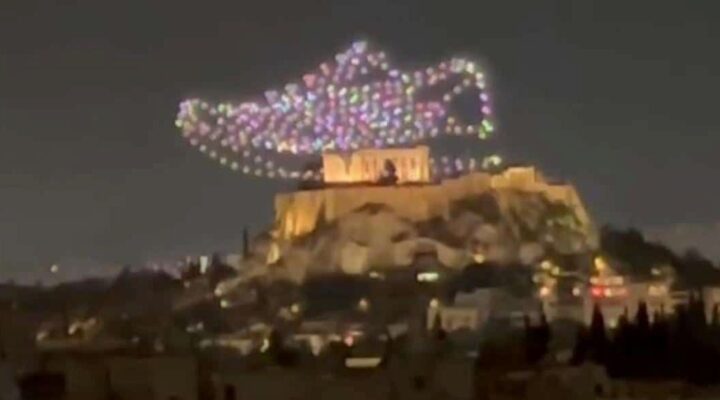 Akropolis’in üzerinde drone ile reklama soruşturma