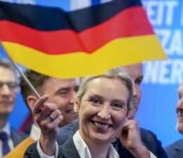 Almanya Anayasayı Koruma Teşkilatı AfD’yi kesin olarak ‘aşırı sağcı’ olarak sınıflandırdı