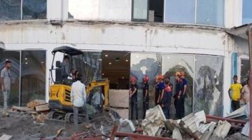 Antalya’da 5 yıldızlı otel inşaatında teras çöktü