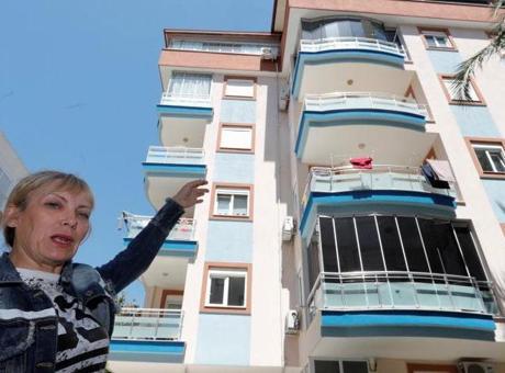 Antalya’daki lüks dairesini kiraya veren Rus kadının hayatı altı üst oldu!