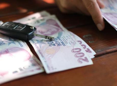 Araç alacaklar dikkat! Taşıt kredilerine faiz ayarı: Oranlar değişti