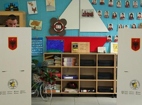 Arnavutluk’taki genel seçimde oy kullanma işlemi başladı