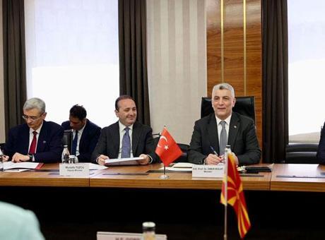 Bakan Bolat, Kuzey Makedonya Maliye Bakanı Kochoska ile görüştü