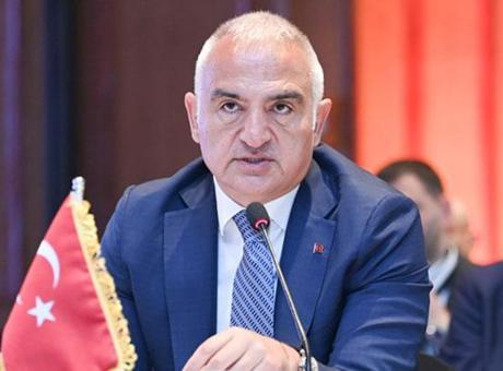 Bakan Ersoy, Kahire’de