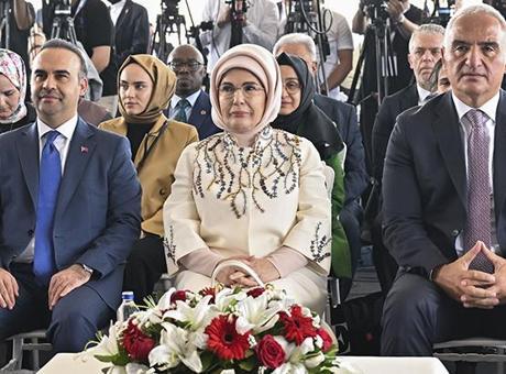 Bakan Ersoy ve Bakan Kacır Anadoludakiler Kapadokya Pazarı açılışına katıldı