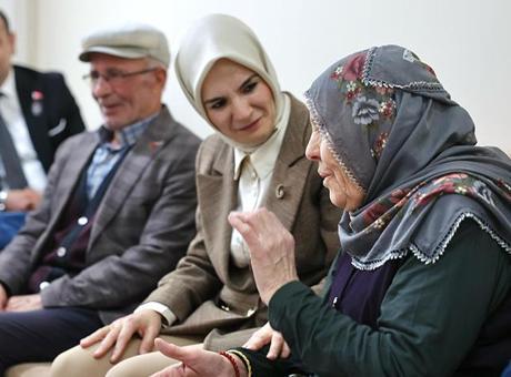 Bakan Göktaş Yozgat’ta şehit ailesini ziyaret etti