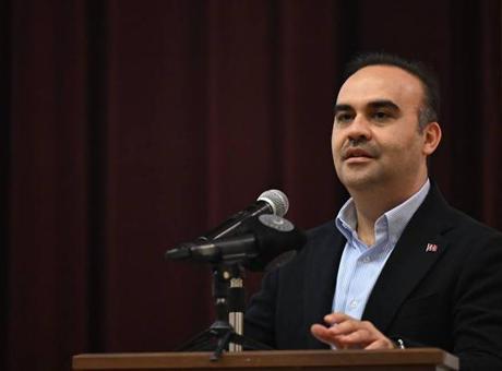 Bakan Kacır’dan savunma sanayii mesajı: Türk milletinin imzasını gökyüzüne attılar