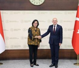 Bakan Şimşek Endonezya Maliye Bakanı ile görüştü