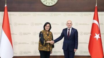 Bakan Şimşek Endonezya Maliye Bakanı ile görüştü
