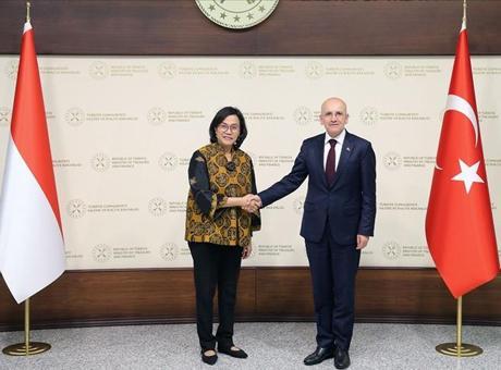 Bakan Şimşek Endonezya Maliye Bakanı ile görüştü