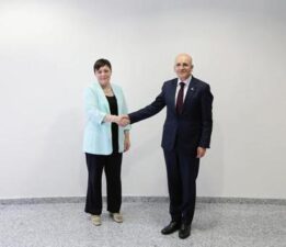 Bakan Şimşek, Kuzey Makedonyalı mevkidaşı ile bir araya geldi