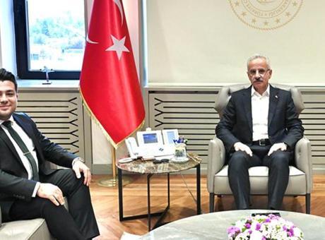Bakan Uraloğlu: Çocuklarımızı dijital dünyanın risklerinden koruyacağız