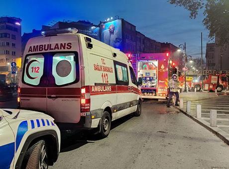 Beşiktaş’ta 3 katlı restoranda yangın